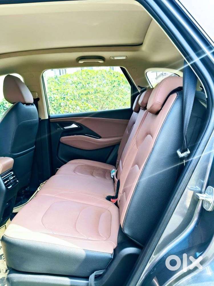 Mg Hector Plus Savvy Pro 1.5 Turbo Petrol Cvt 6 Str Dual Tone, 2023,..