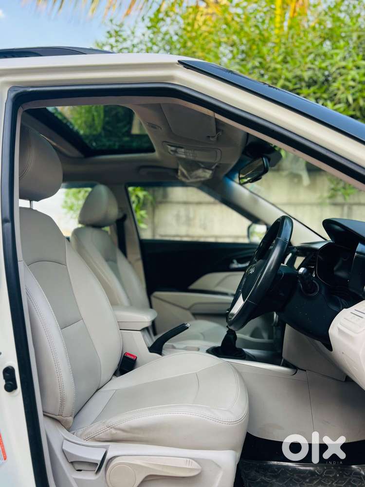 Mahindra Xuv300 W8 Option Diesel, 2021, Diesel