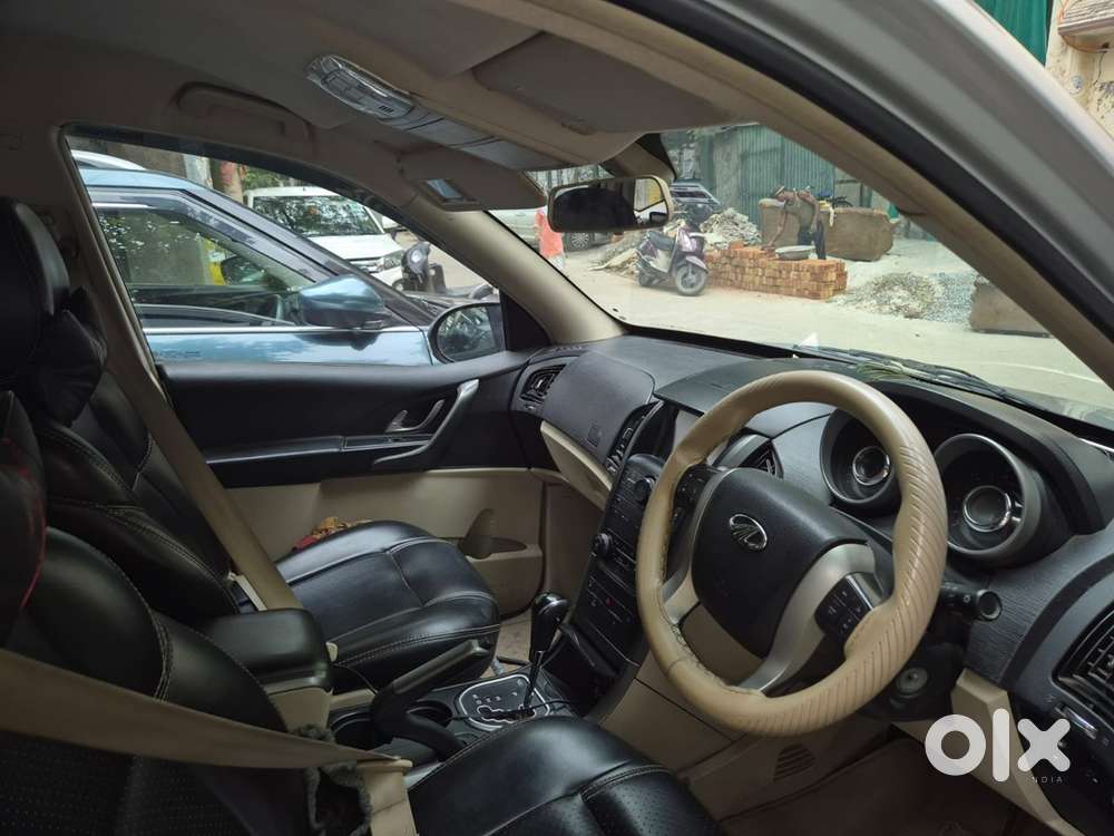 Mahindra Xuv500 Diesel 2017 Silver Color