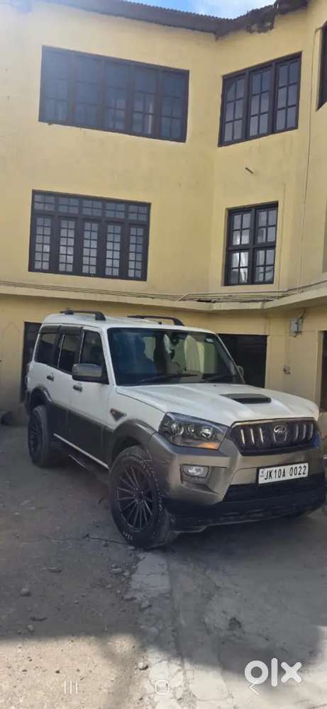 Mahindra Scorpio Classic 2015 S10