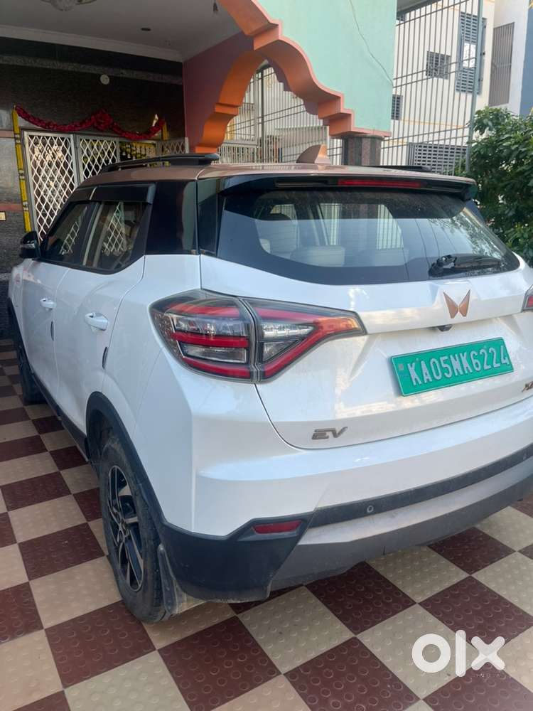Mahindra XUV400 EV Top End - Photo 2