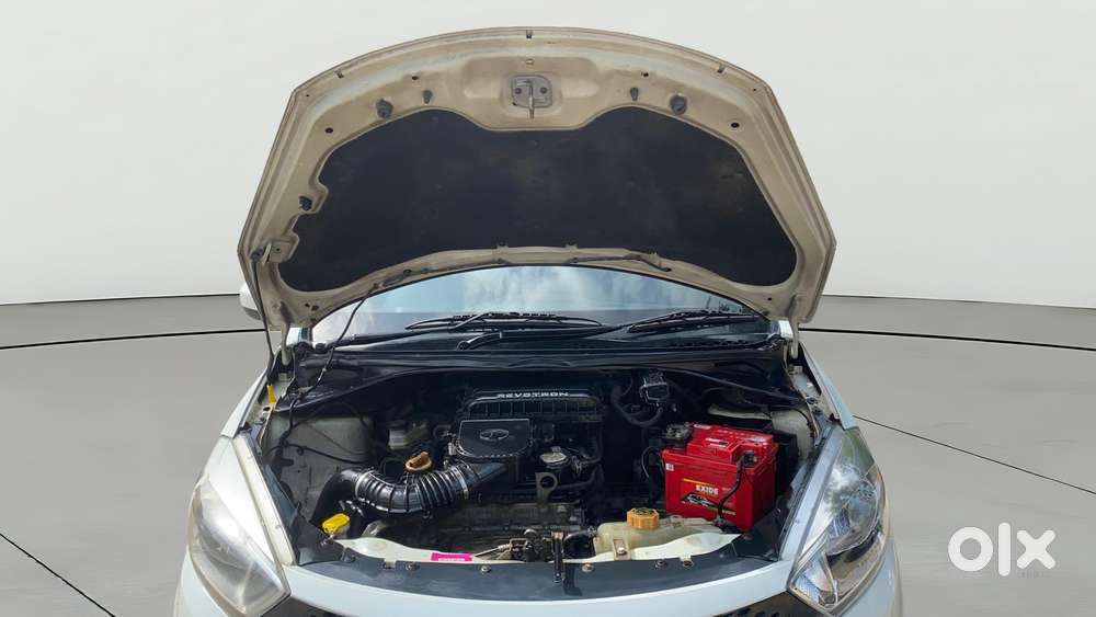 Tata Tiago 1.2 Revotron Xt, 2016, Petrol