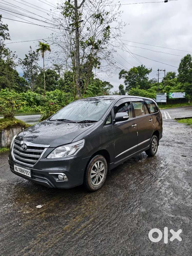 Toyota Innova 2015 Diesel Well Maintained