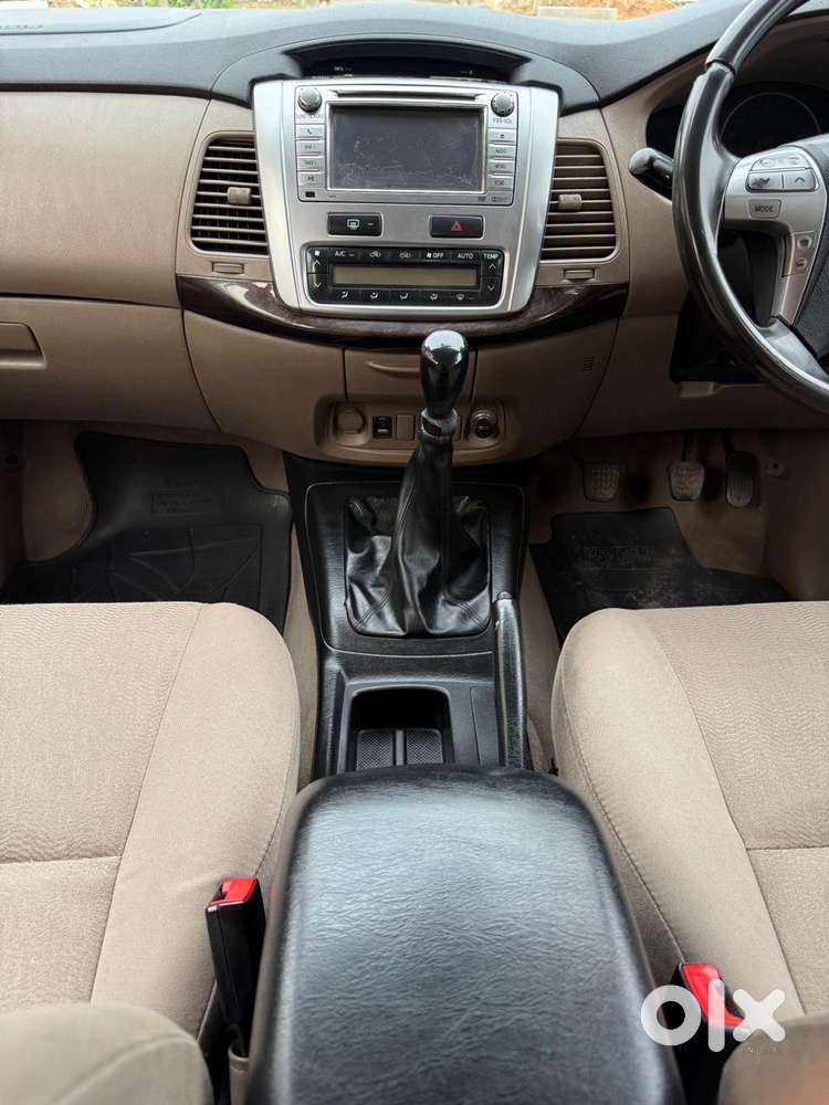 Toyota Innova 2.5 V 8 Str, 2015, Diesel