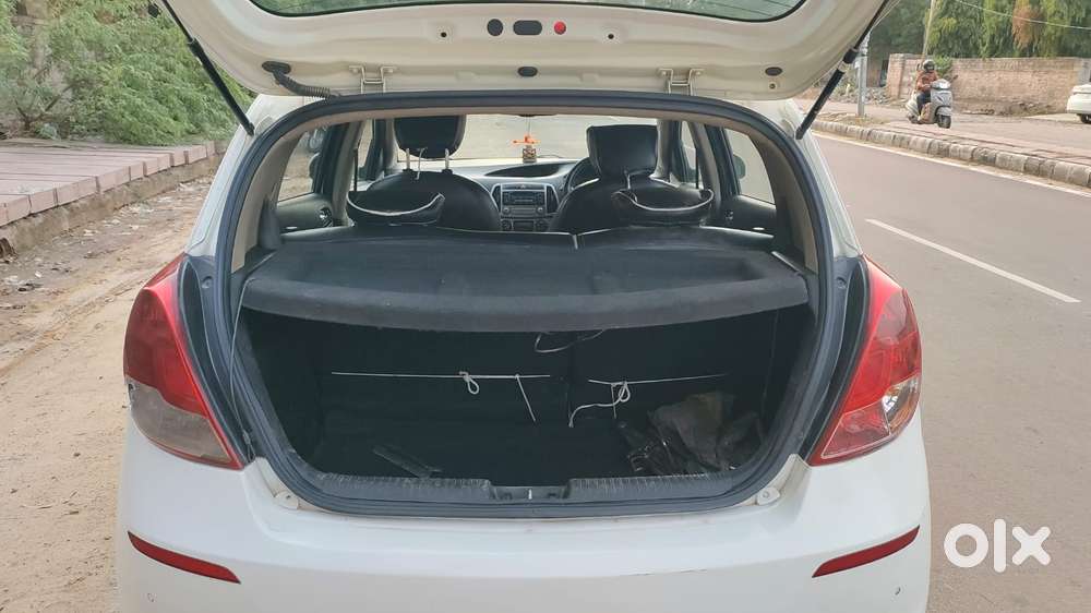 Hyundai I20 Sportz 1.4 Crdi 6 Speed Bs-iv, 2013, Diesel