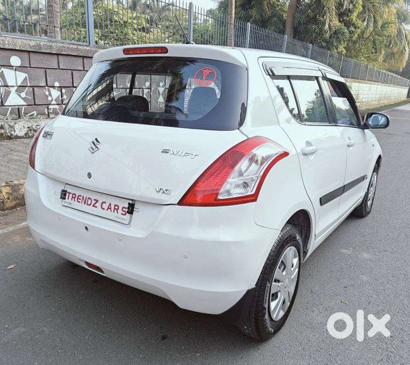 Maruti Suzuki Swift Vxi 1.2 Abs Bs-iv, 2015, Petrol