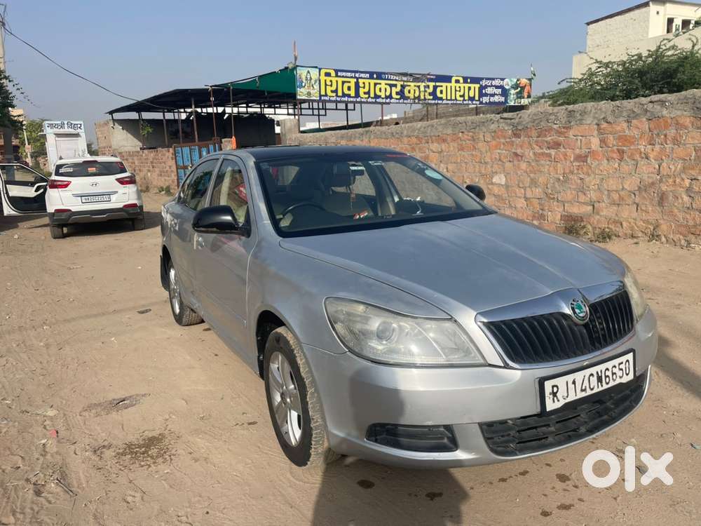 Skoda Laura 2011 Petrol Well Maintained