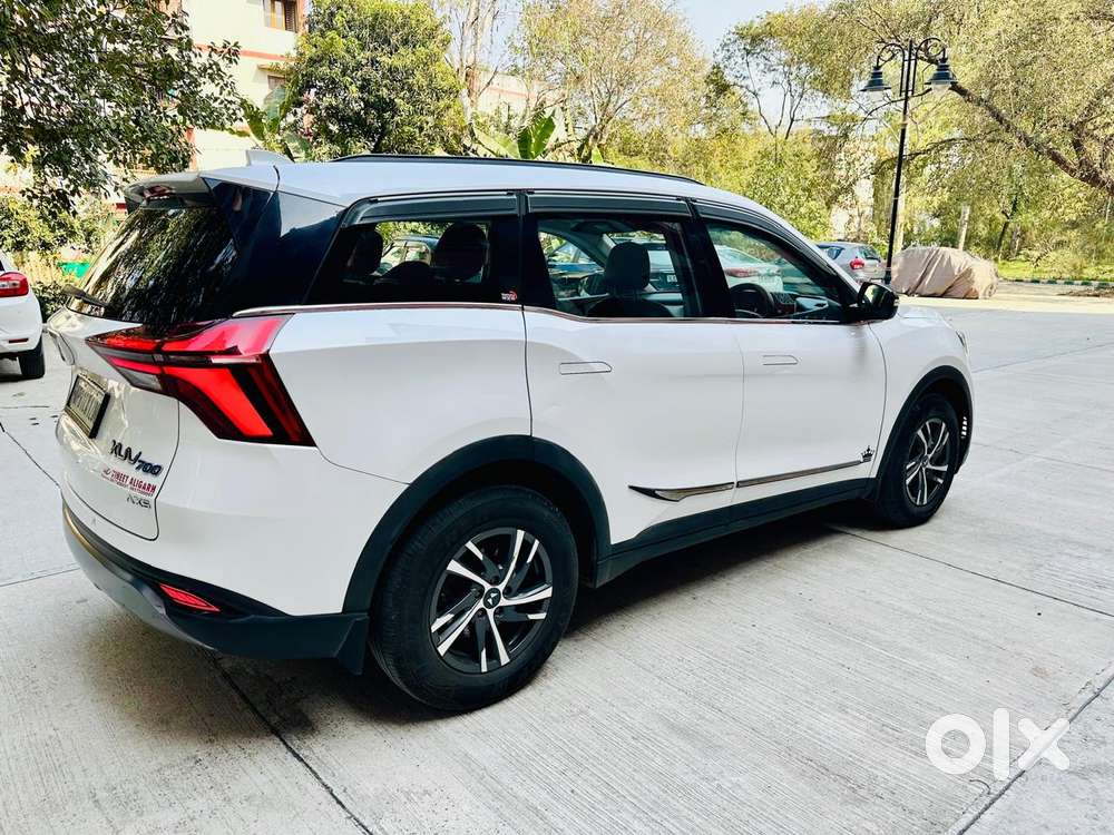 Mahindra Xuv700 2.0 Ax 5 Petrol Mt 7 Str, 2022, Petrol