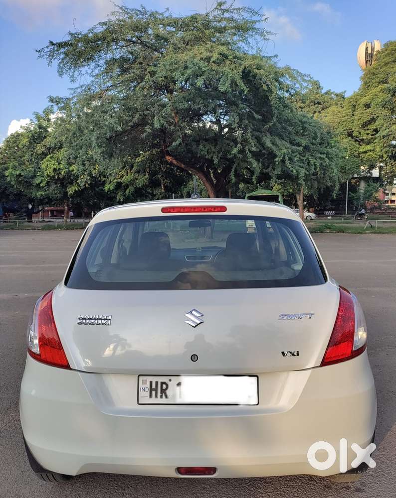 Maruti Suzuki Swift Vxi + Manual, 2015, Petrol