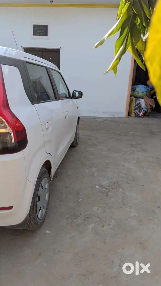 Gaadi Showroom Condition Me Hai Koi Bhi Dent Nhi Hai