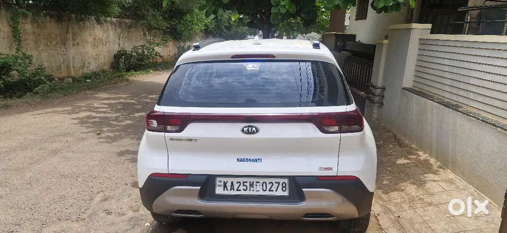 Kia Sonet White Fully Automatic