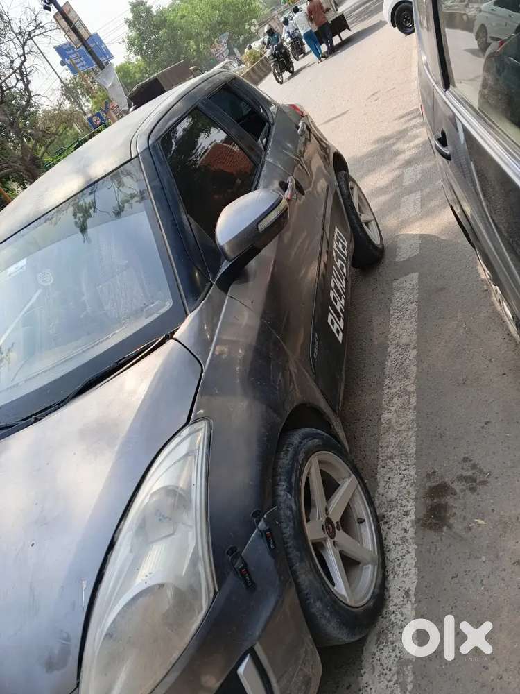 Maruti Suzuki Swift 2012 Petrol 70000 Km Driven