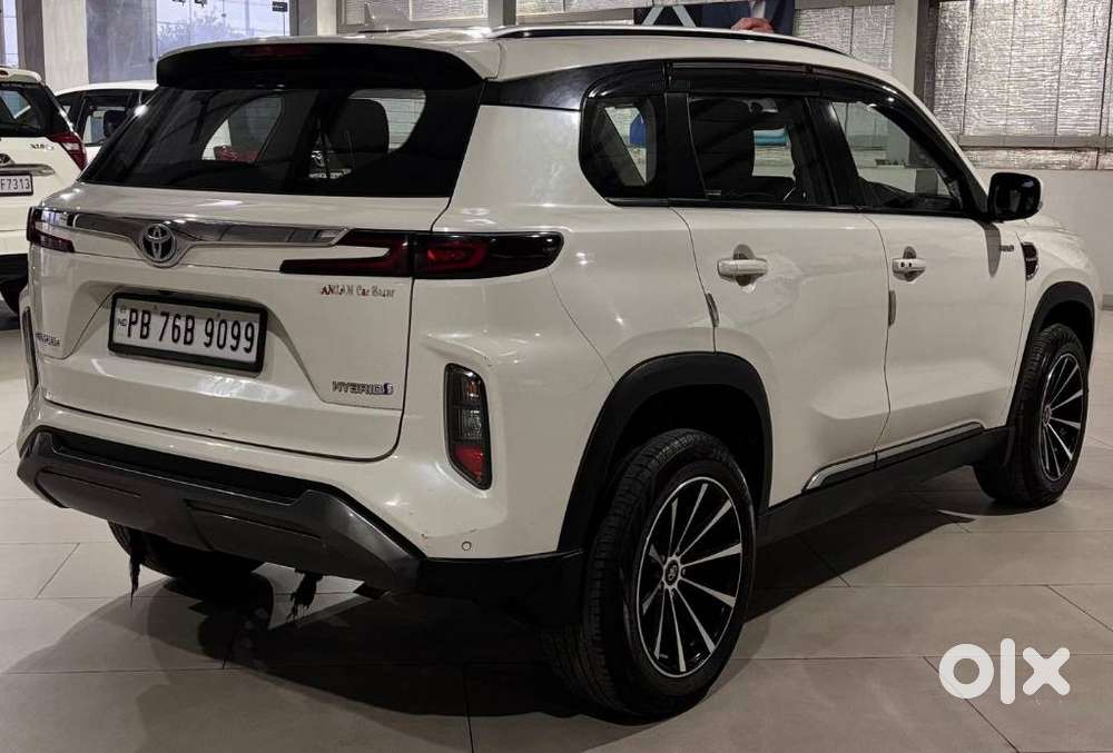 Toyota Urban Cruiser Hyryder, 2022, Petrol