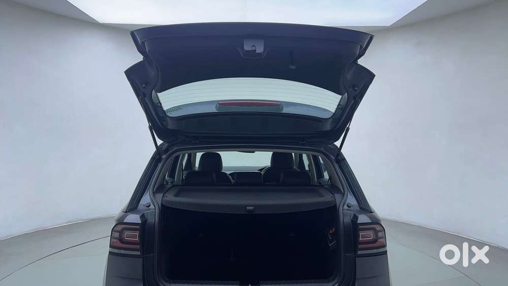 Volkswagen Taigun Topline 1.0 Tsi At (electric Seats), 2022, Petrol