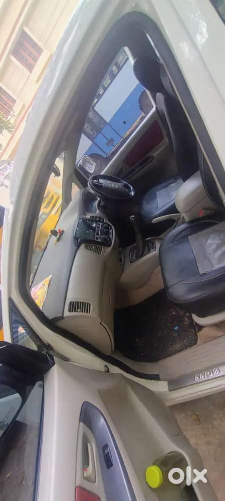 Toyota Innova 2012 Diesel 298000 Km Driven