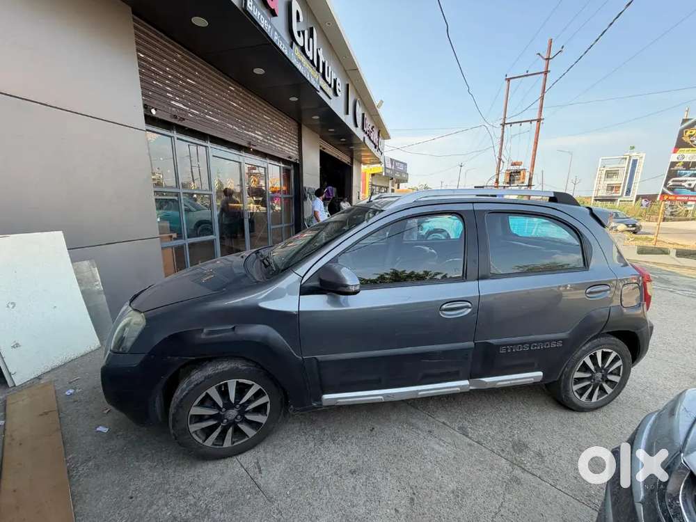 Toyota Etios Cross 2015 Diesel 135000 Km Driven