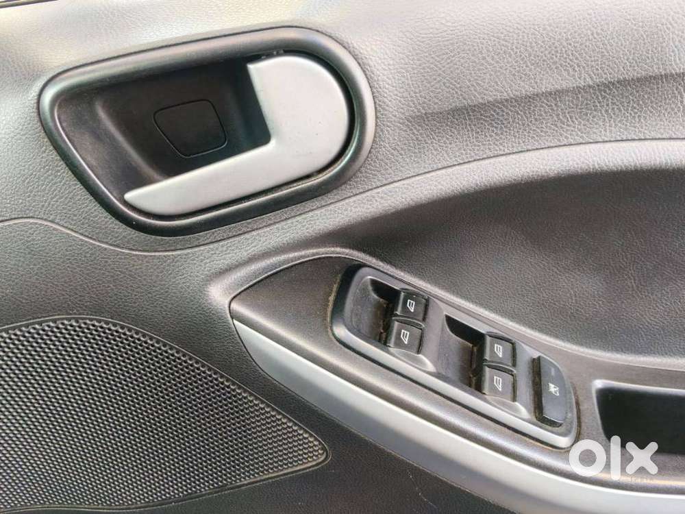 Ford Figo 1.2p Titanium Mt, 2015, Petrol