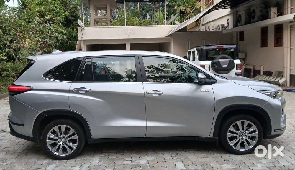 Toyota Innova Hycross 2023 Zx(o)