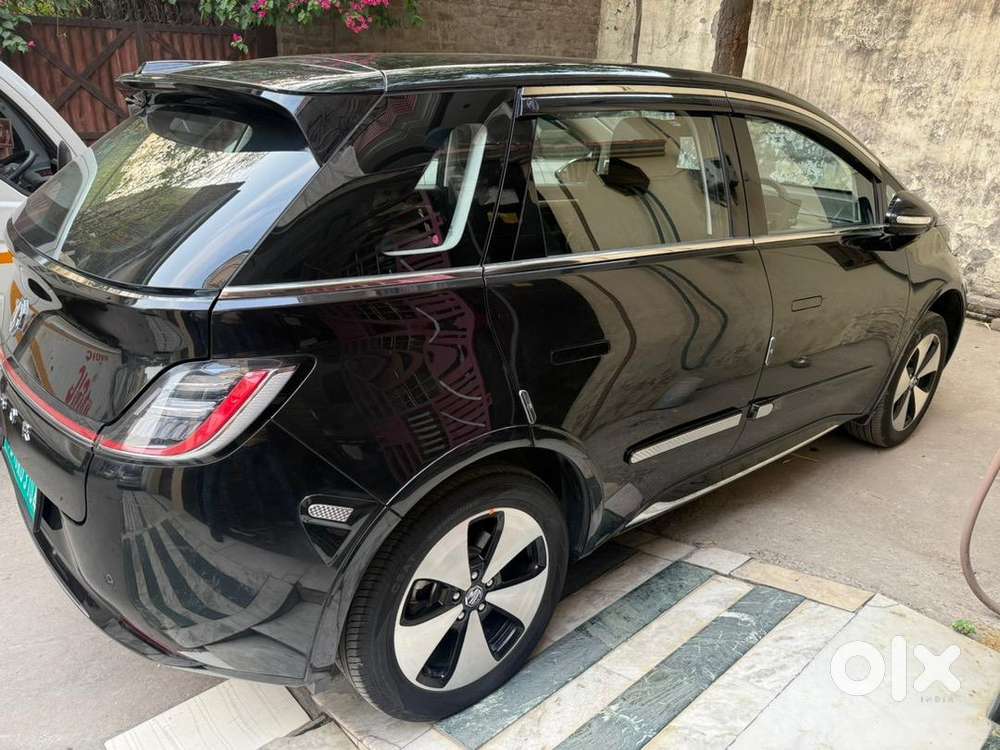 Mg Windsor Ev 2025 Electric 9100 Km Driven