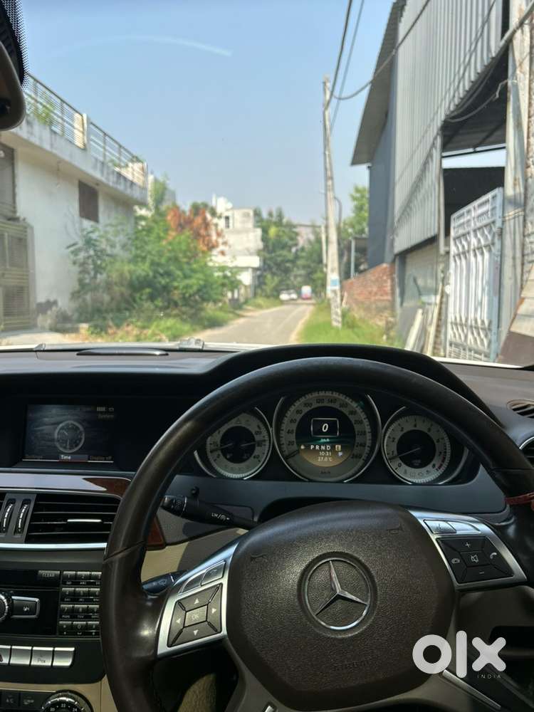 Mercedes-benz C-class 2012 Petrol 61500 Km Driven