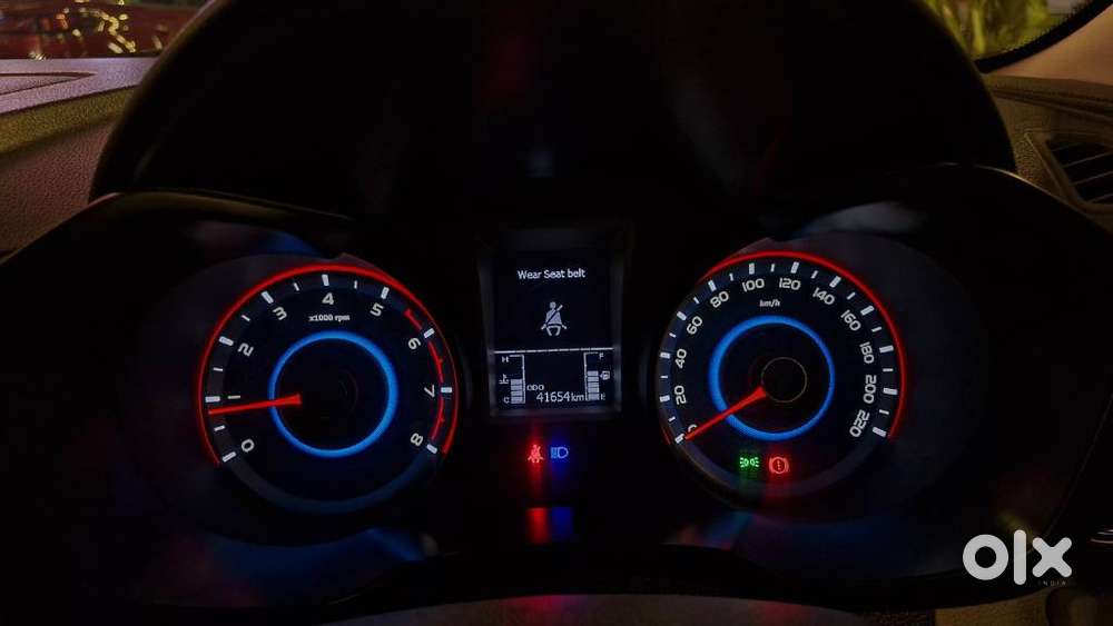 Mahindra Xuv300 W8, 2022, Petrol