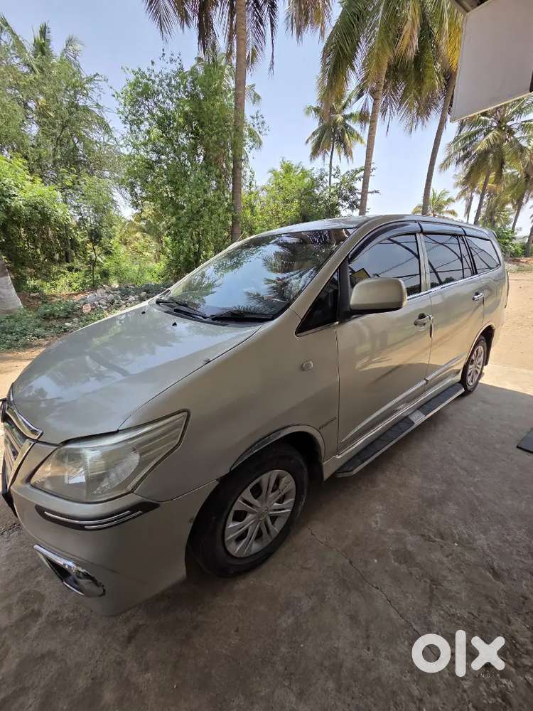 Toyota Innova 2015 Diesel Well Maintained