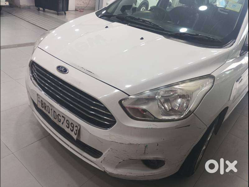 Ford Figo 2012-2015 Petrol Titanium, 2017
