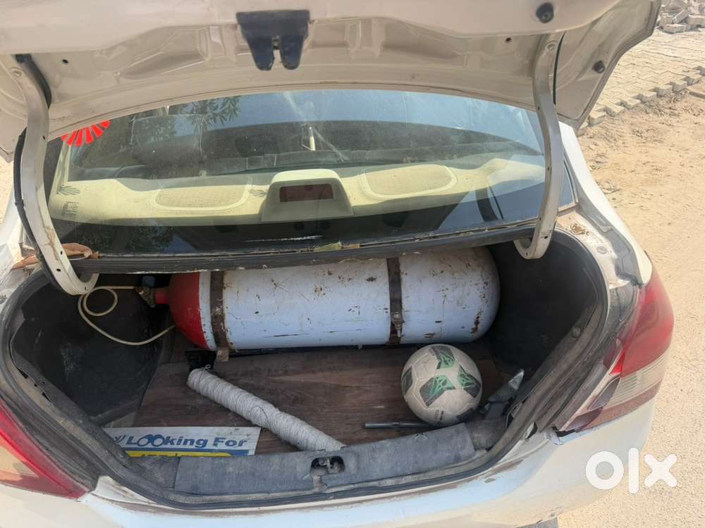 Maruti Suzuki Swift Dzire 2012