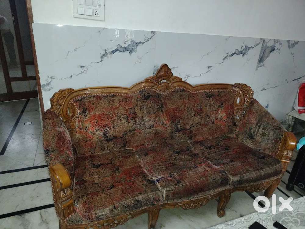 Wants to sell our old sofa set