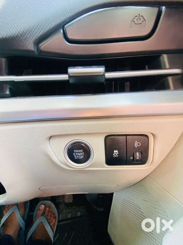 Kia Carens 2022 Diesel 200000 Km Driven Prestige+