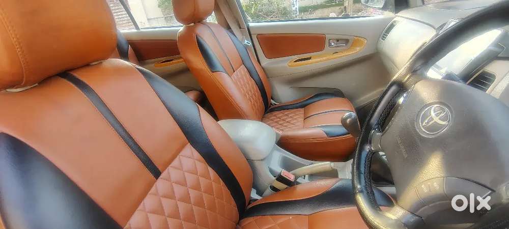 Toyota Innova 2010 Diesel 222000 Km Driven Insurance Runing