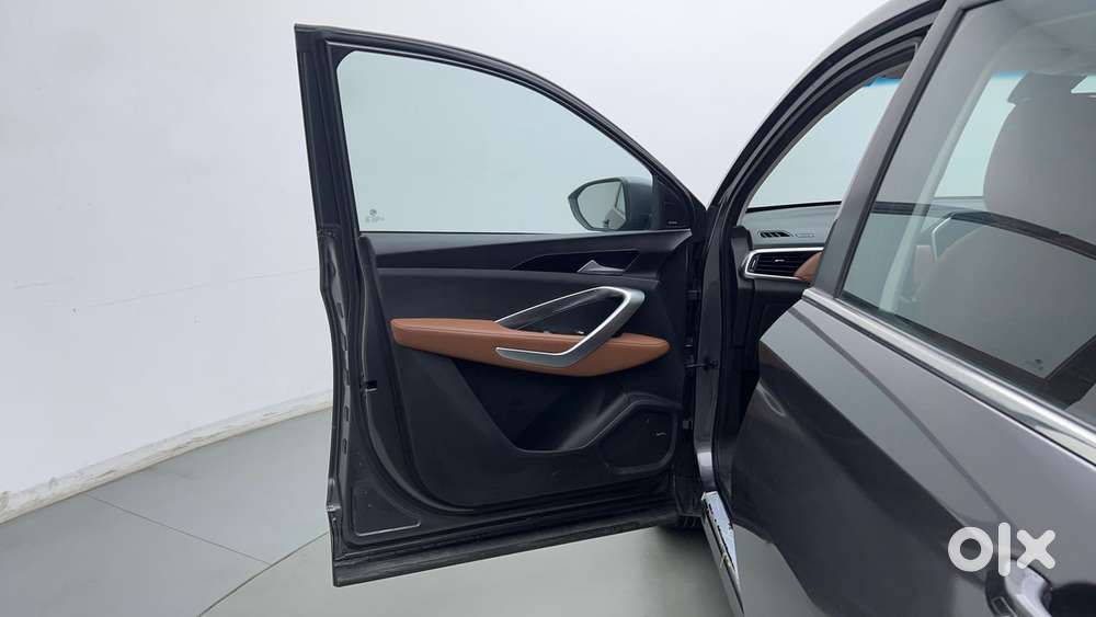 Mg Hector Plus 1.5 Sharp Turbo Cvt 6 Str, 2022, Petrol
