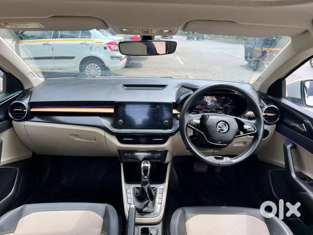 Skoda Slavia 1.0 Tsi Style At, 2023, Petrol