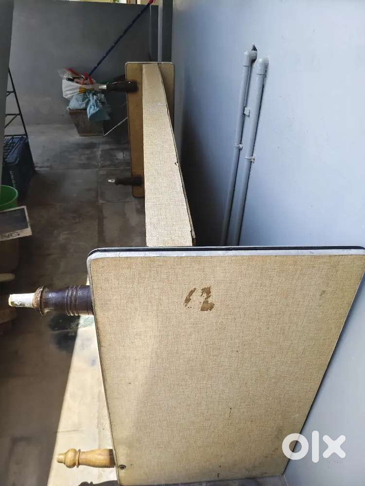 Single cot bed