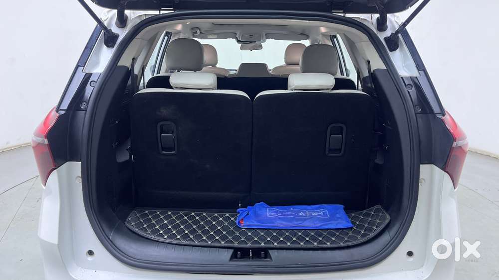 Mahindra Xuv700 2.0 Ax 7 Petrol At Luxury Pack Str, 2022, Petrol