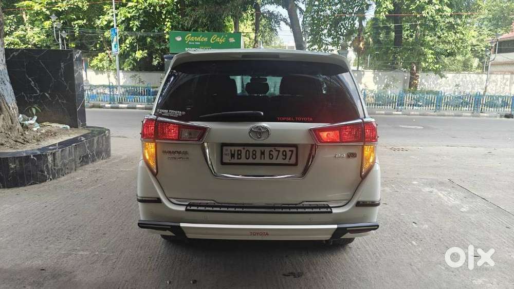 Toyota Innova Crysta [2020-ongoing] 2.4 Vx 8 Str, 2022, Diesel