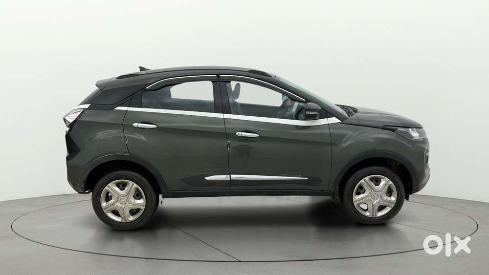 Tata Nexon 1.2 Revotron XM (S), 2023, Petrol