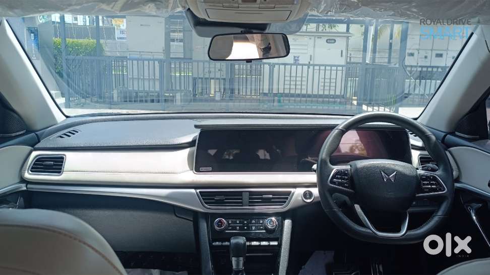 Mahindra Xuv700, 2022, Petrol