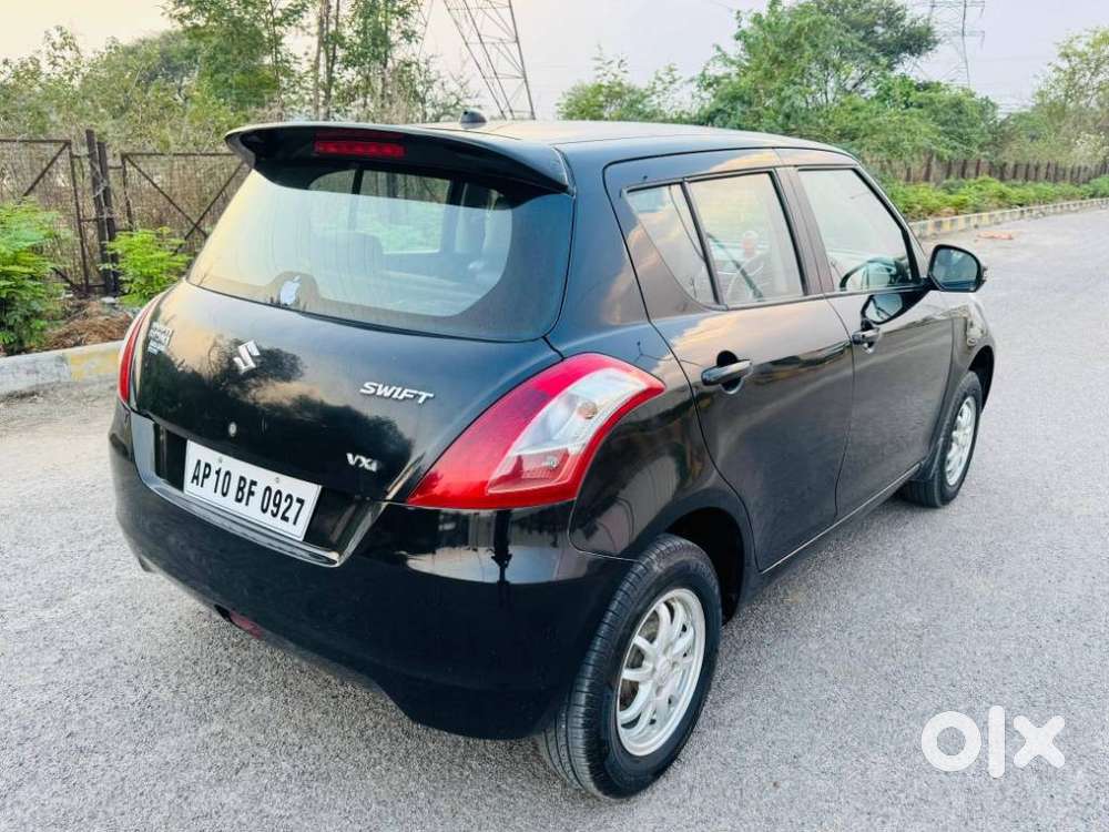 Maruti Suzuki Swift Vxi Abs Bsiv, 2013, Petrol