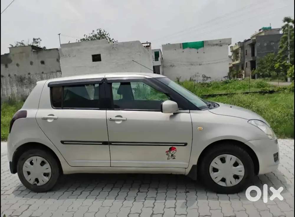 Maruti Suzuki Swift Lxi 2010