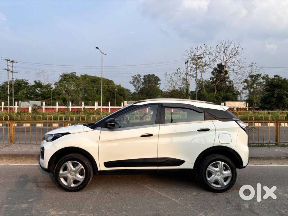Tata Nexon 1.2 Revotron Xm (s), 2022, Petrol