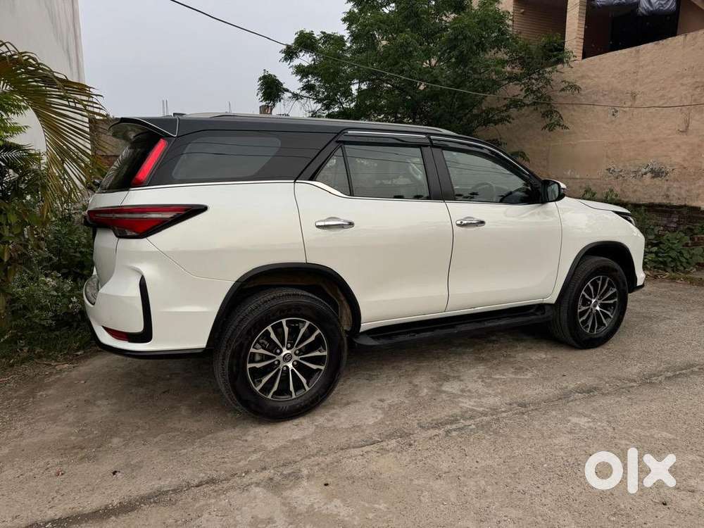 Toyota Fortuner Legender 2024 Diesel 40000 Km Driven
