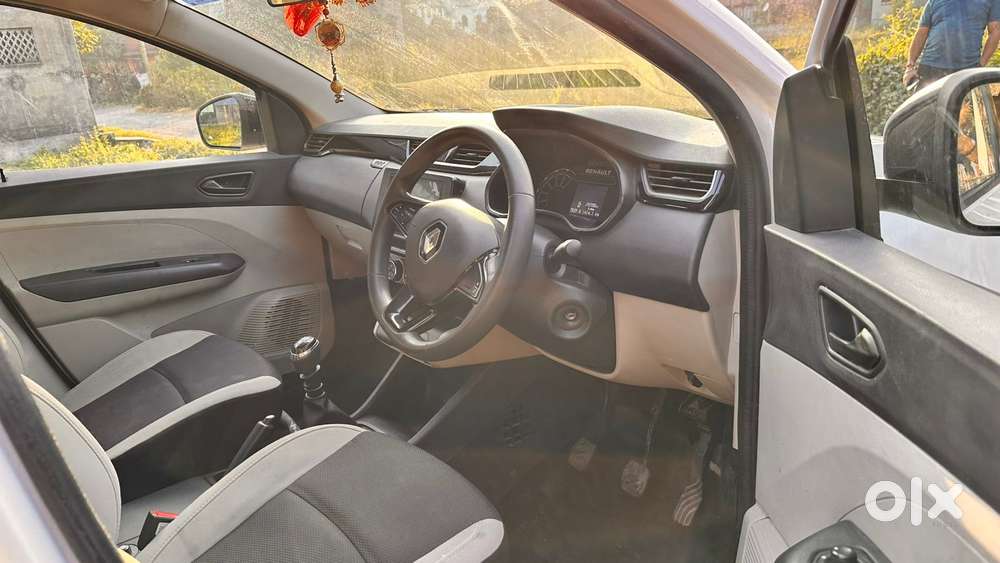 Renault Triber Rxt, 2023, Petrol