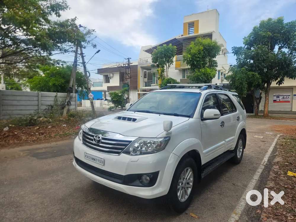 Toyota Fortuner 2012 Diesel, Manual Transmission
