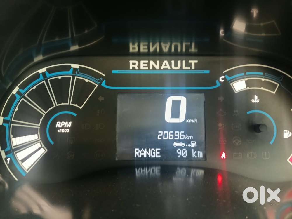 Renault Triber Rxz, 2022, Petrol