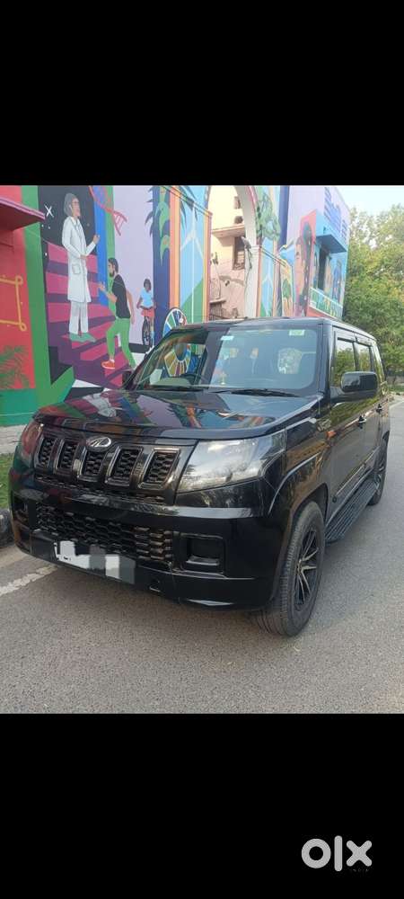 Mahindra Tuv 300 T4 Plus, 2019, Petrol