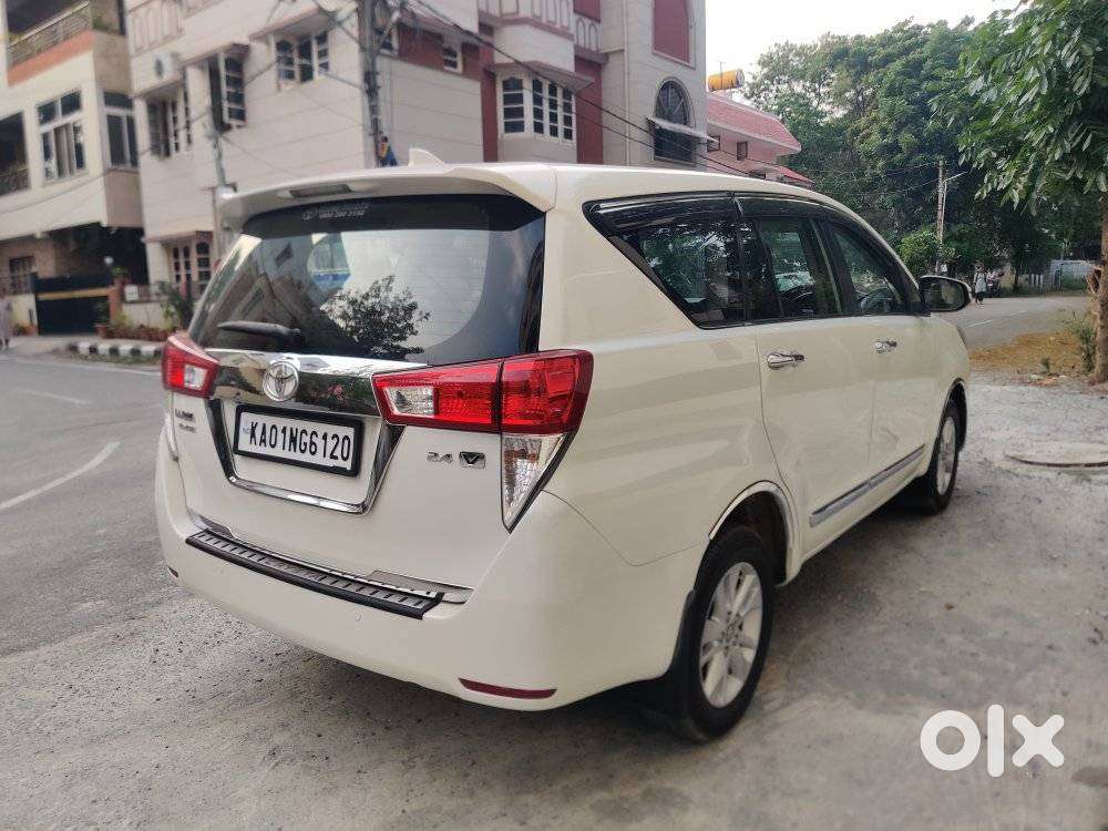 Toyota Innova Crysta 2.4 V 8 Str, 2016, Diesel