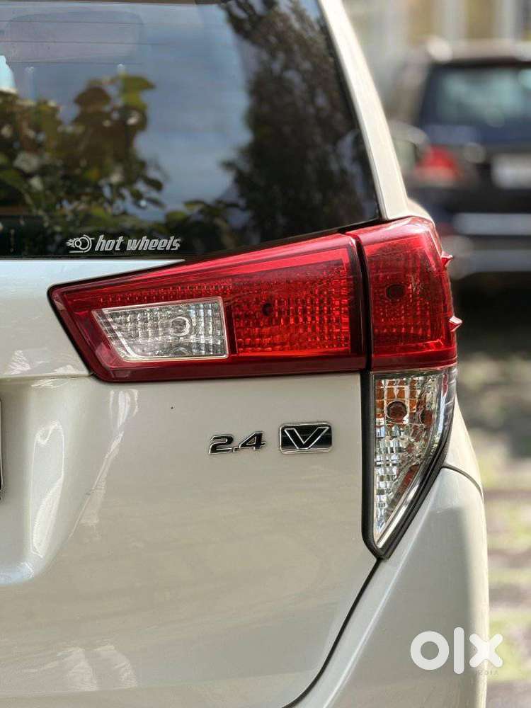 Toyota Innova Crysta 2.4 V 8 Str, 2018, Diesel