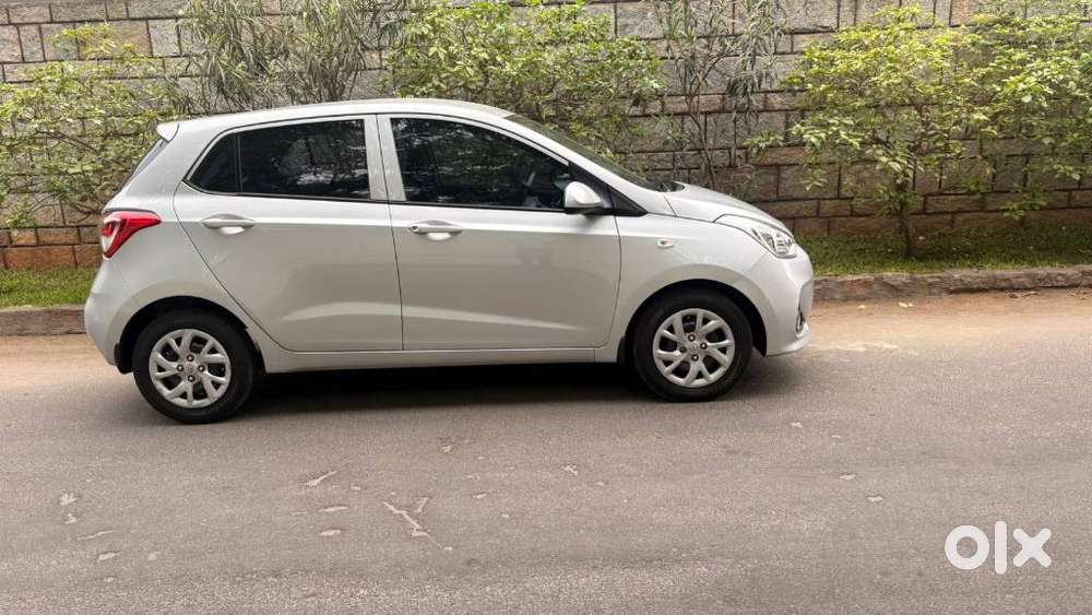 Hyundai Grand I10 2016-2017 Sportz Celebration Edition, 2017, Petrol