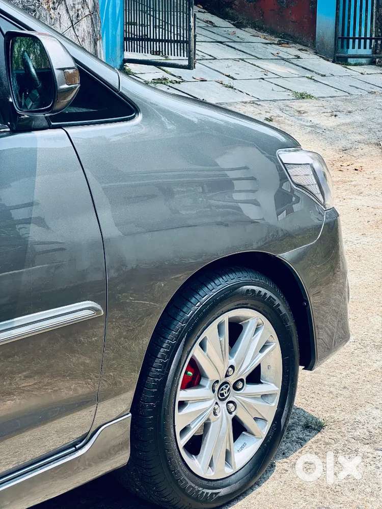 Toyota Innova 2012 Diesel Well Maintained